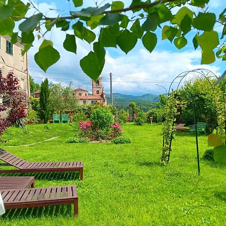 Monti Guesthouse Monti di Licciana Nardi Экстерьер фото